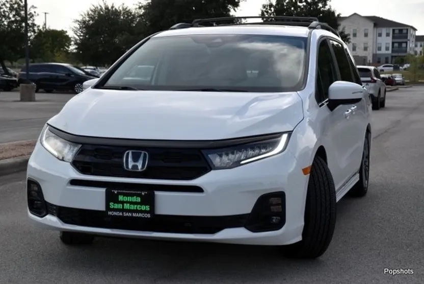 2026 Honda Odyssey Touring photo 1