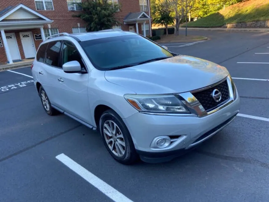 2016 Nissan Pathfinder S photo 1