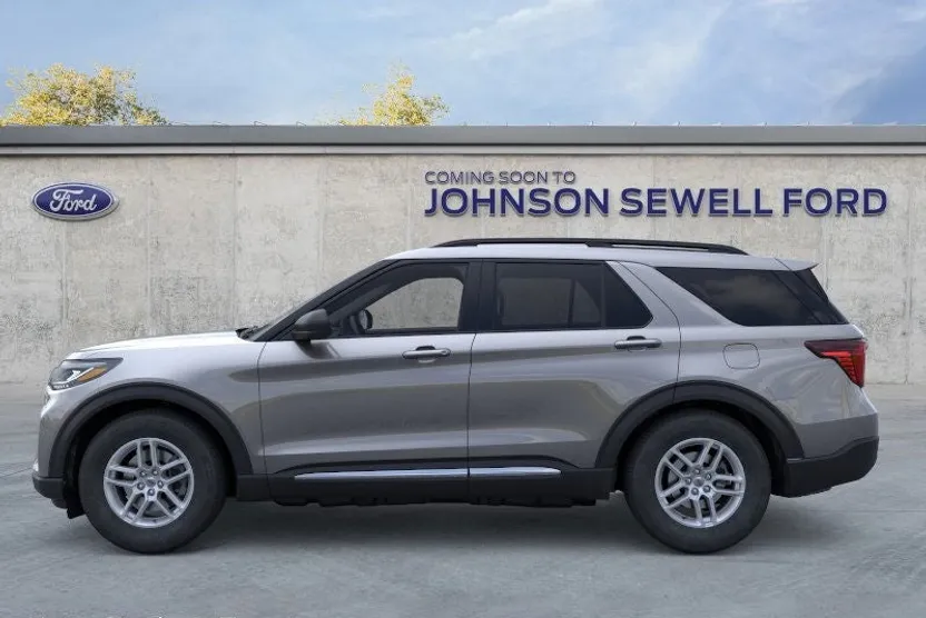 2025 Ford Explorer photo 1