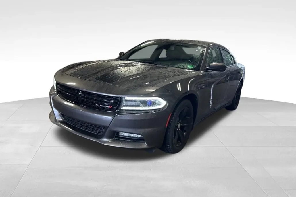 2017 Dodge Charger SXT photo 1
