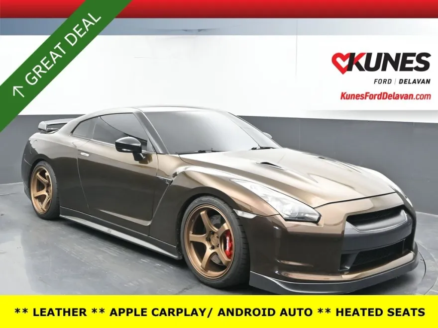 2010 Nissan GT-R Premium photo 1