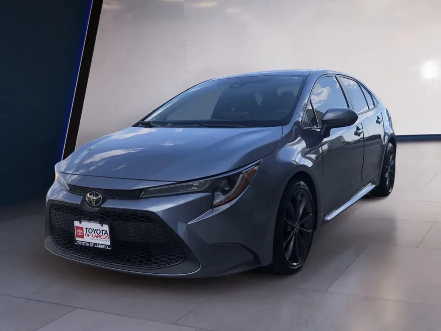 2020 Toyota Corolla LE photo 1
