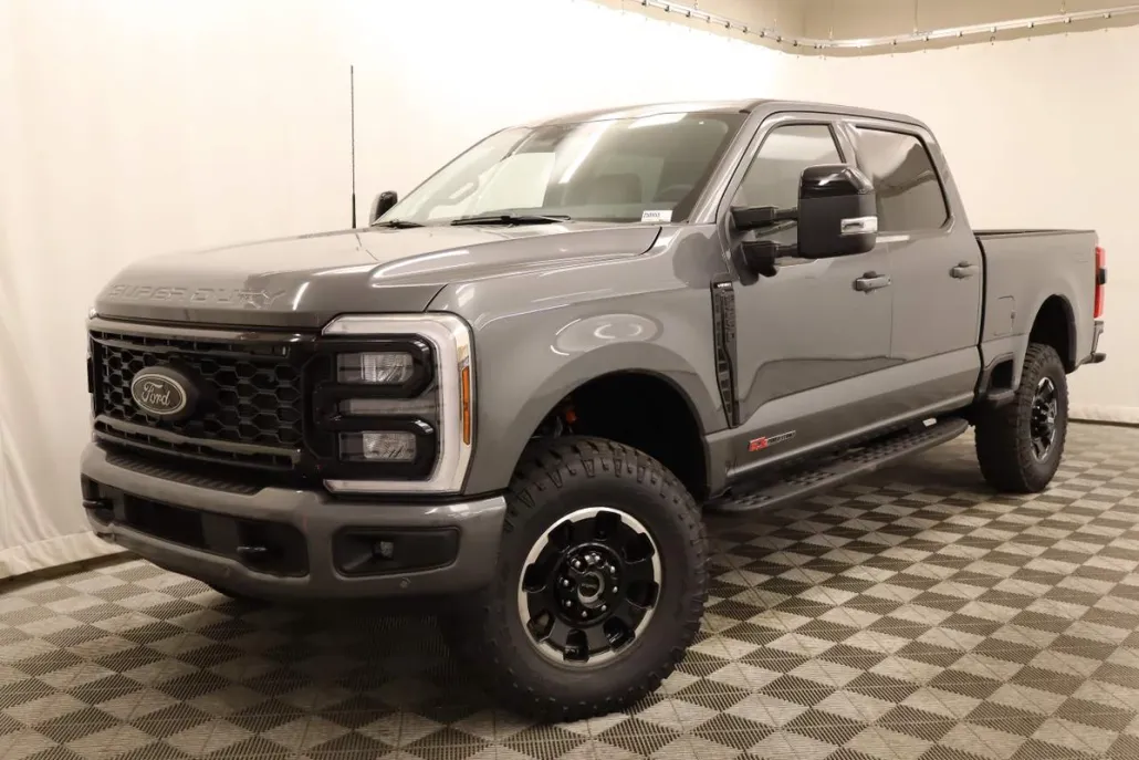 2025 Ford F-250 Lariat photo 1
