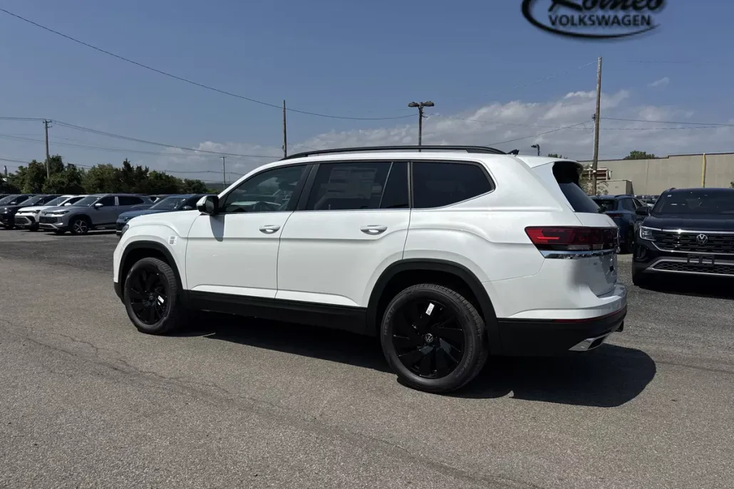 2026 Volkswagen Atlas SE Technology photo 1
