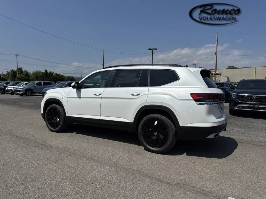 2026 Volkswagen Atlas SE Technology photo 1