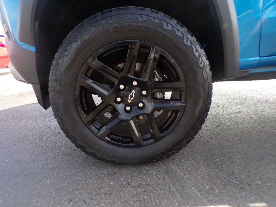 2023 Chevrolet Colorado Trail Boss photo 1