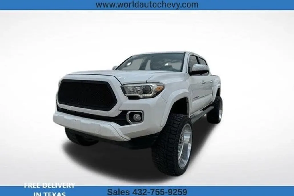 2021 Toyota Tacoma TRD Sport photo 1