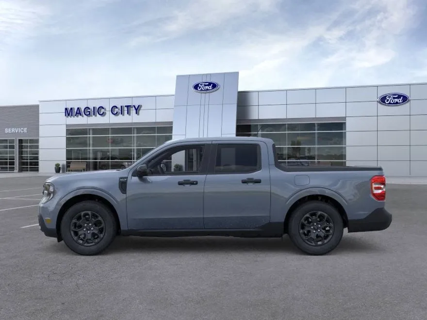 2025 Ford Maverick XLT photo 1