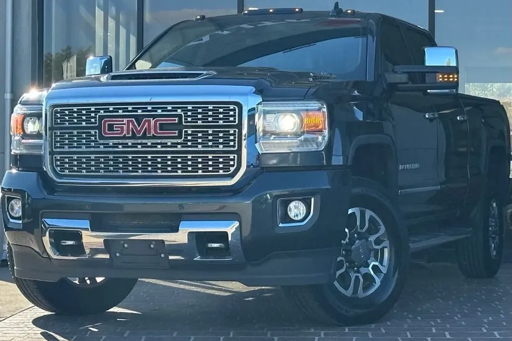 2019 Gmc Sierra HD Denali photo 1