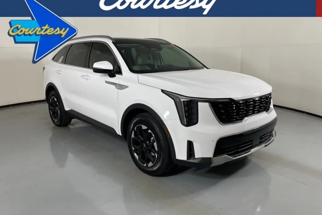 2025 Kia Sorento S photo 1