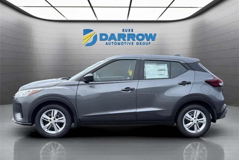2025 Nissan Kicks Play S photo 1