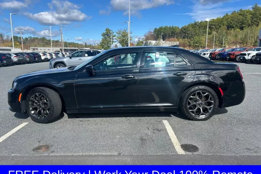2017 Chrysler 300 S photo 1