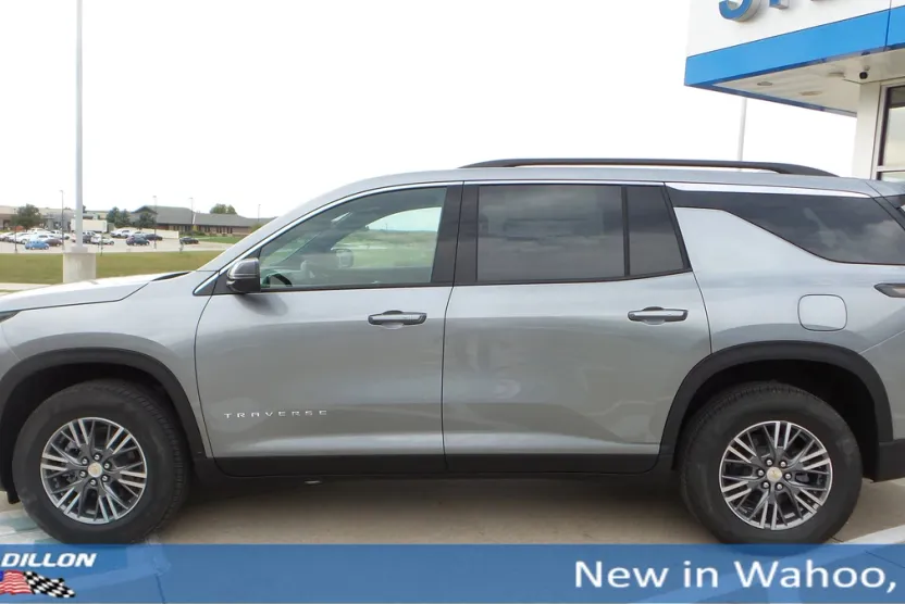 2026 Chevrolet Traverse photo 1