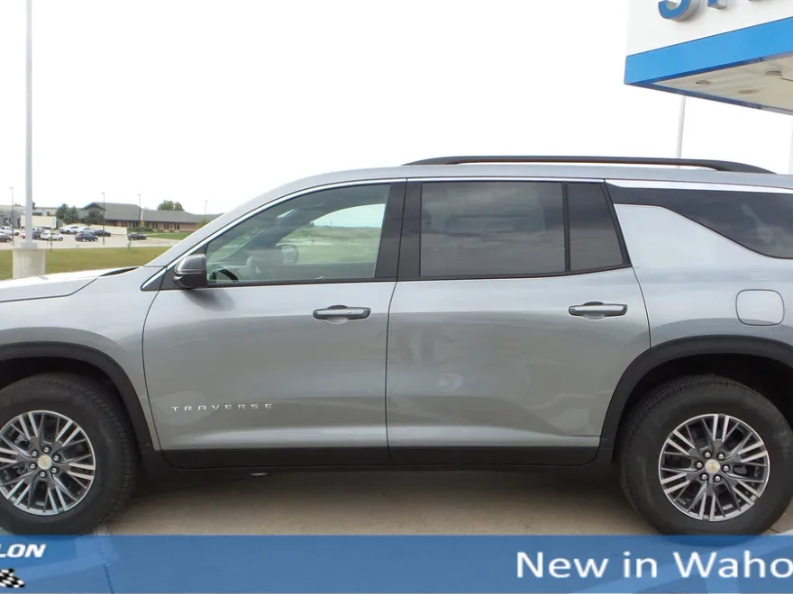 2026 Chevrolet Traverse photo 1