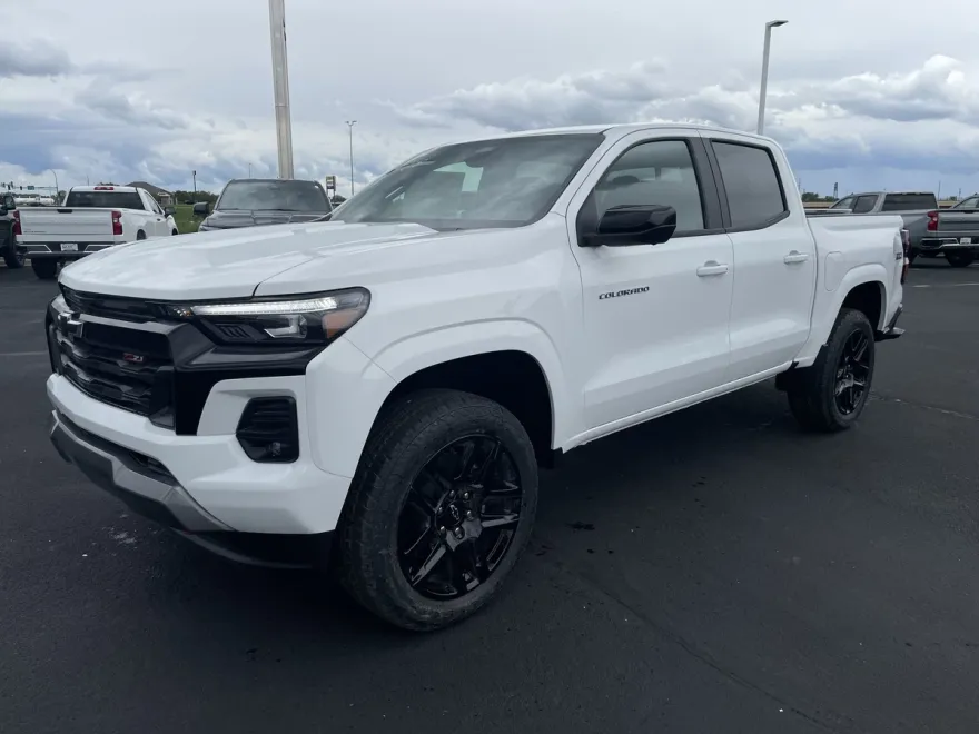 2025 Chevrolet Colorado Z71 photo 1