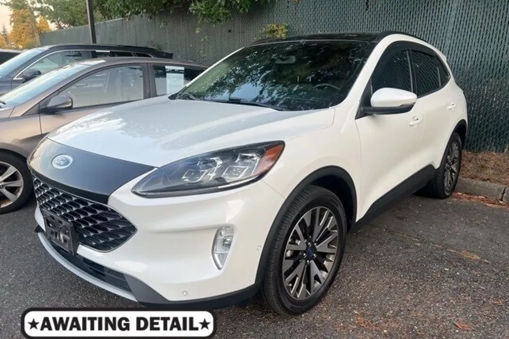 2020 Ford Escape Titanium photo 1