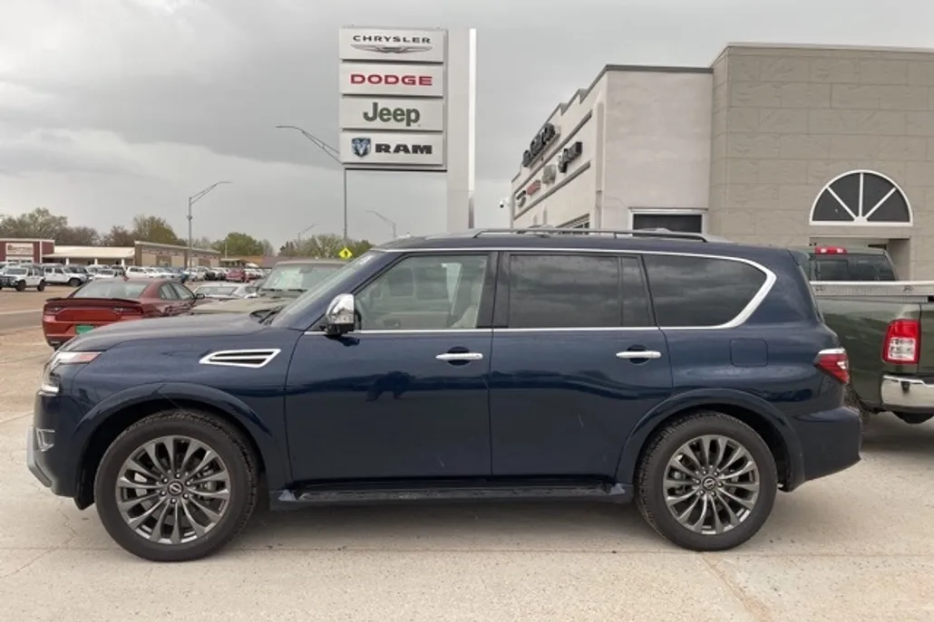 2023 Nissan Armada Platinum photo 1