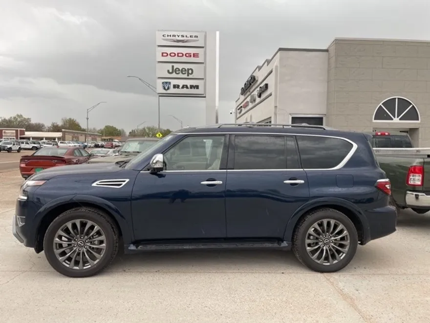 2023 Nissan Armada Platinum photo 1