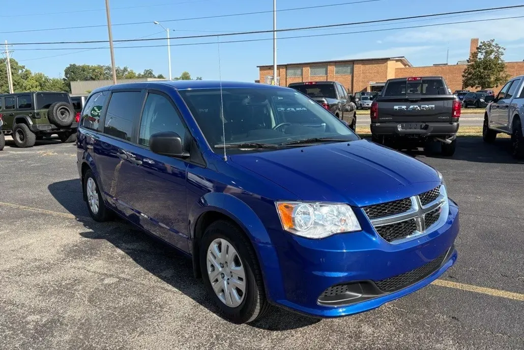 2019 Dodge Grand Caravan SE photo 1