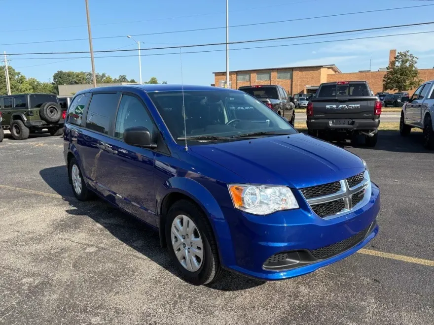 2019 Dodge Grand Caravan SE photo 1