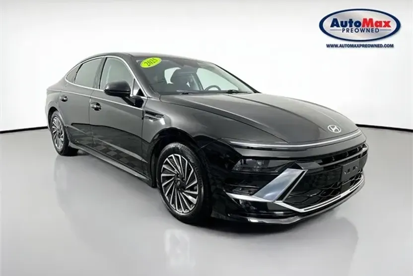 2025 Hyundai Sonata Hybrid SEL photo 1