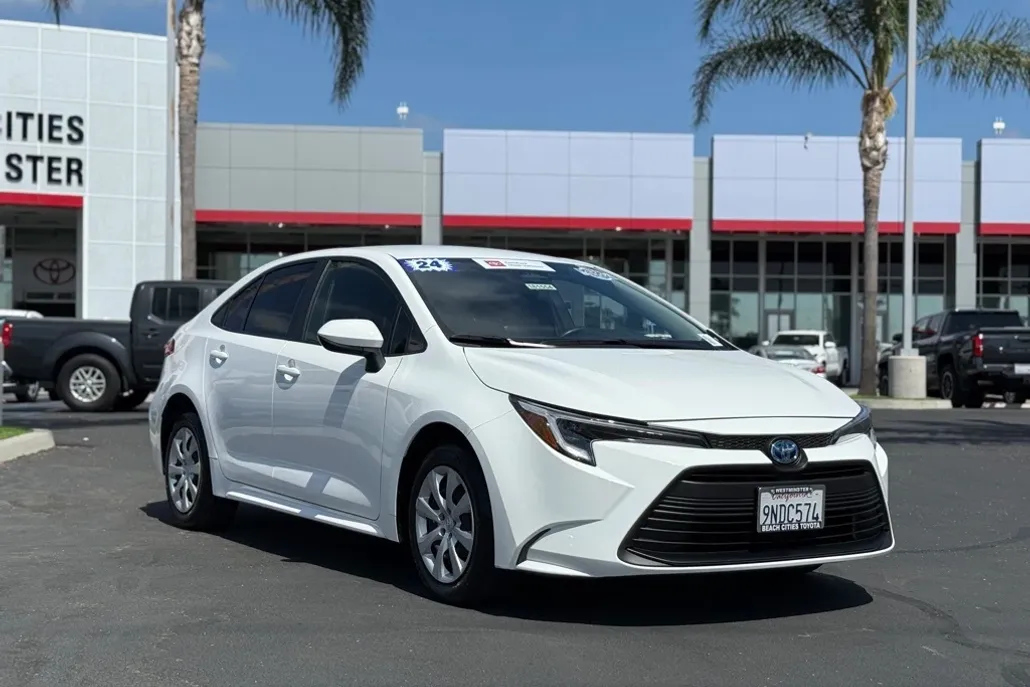 2024 Toyota Corolla Hybrid LE photo 1