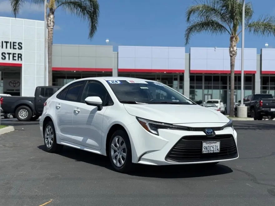 2024 Toyota Corolla Hybrid LE photo 1