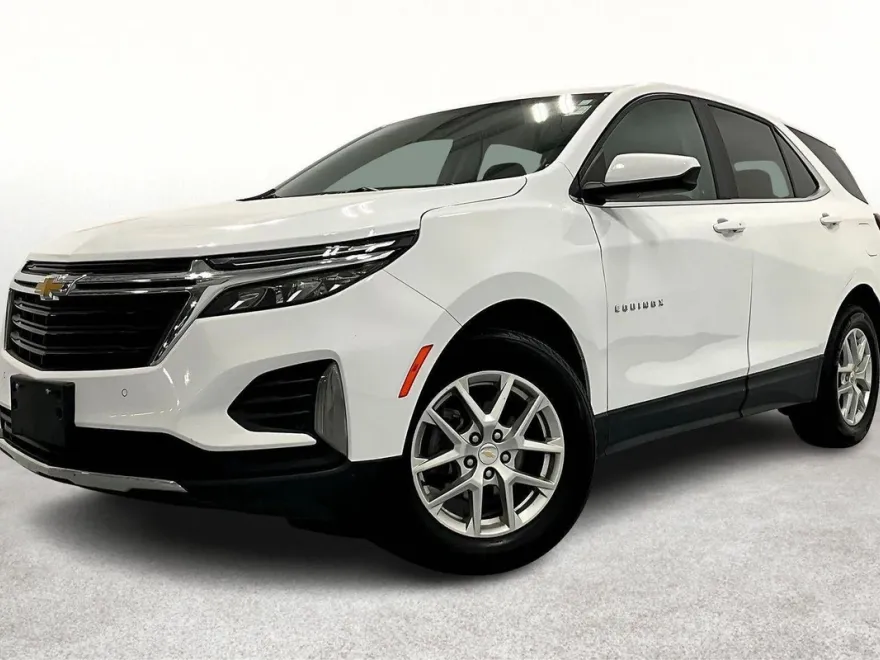2024 Chevrolet Equinox LT photo 1