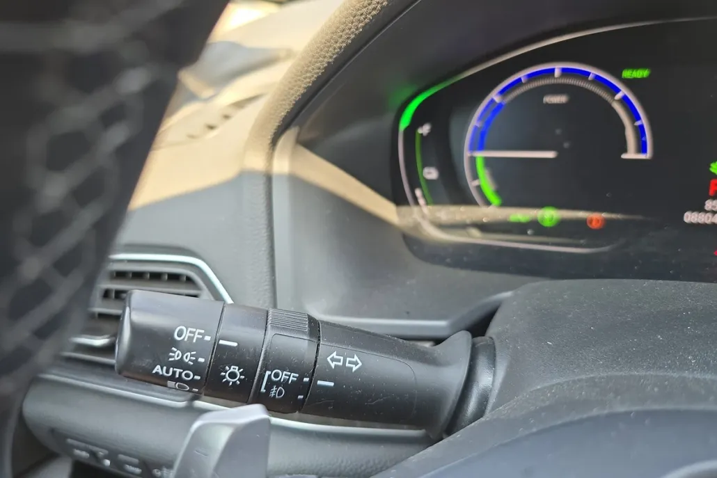 2022 Honda Accord Hybrid Touring photo 1