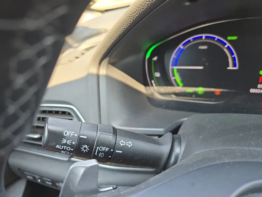 2022 Honda Accord Hybrid Touring photo 1