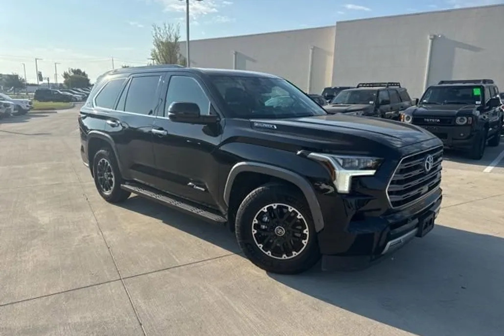 2023 Toyota Sequoia Limited photo 1
