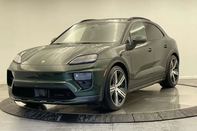 2025 Porsche Macan Electric 4 photo 1