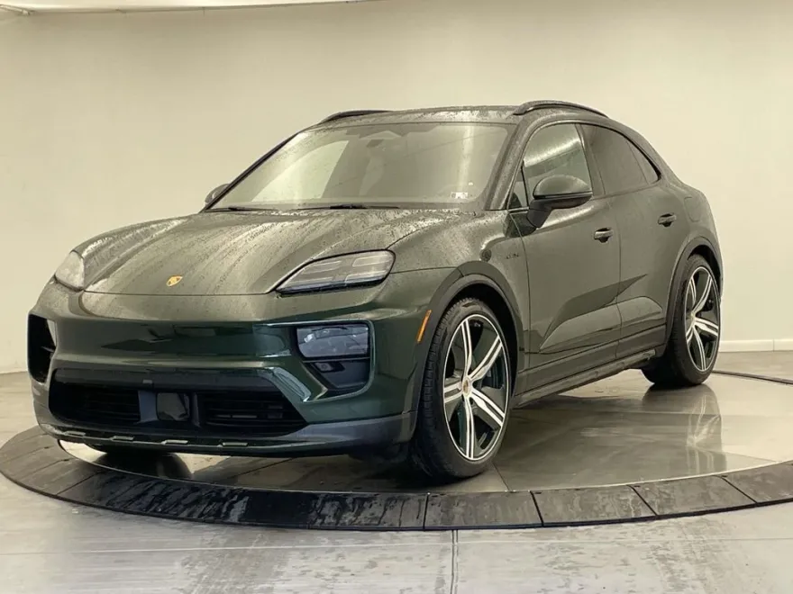 2025 Porsche Macan Electric 4 photo 1
