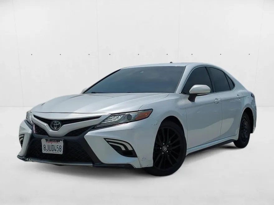 2019 Toyota Camry XSE photo 1