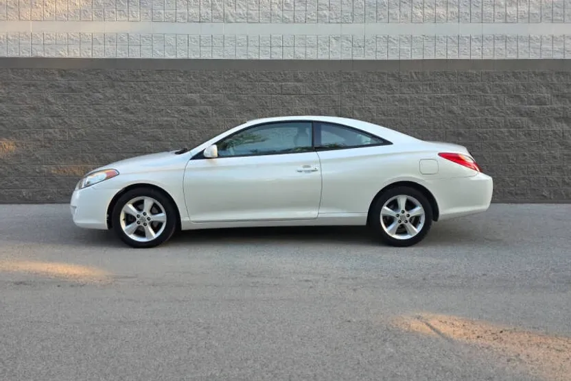 2005 Toyota Camry Solara SE photo 1