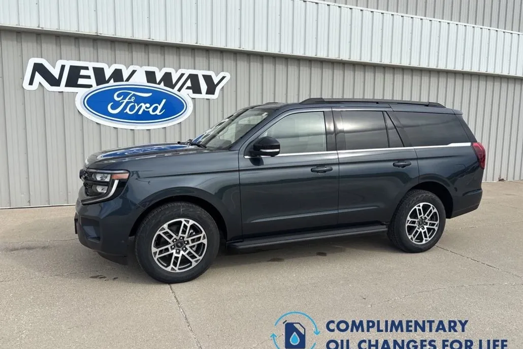 2025 Ford Expedition photo 1