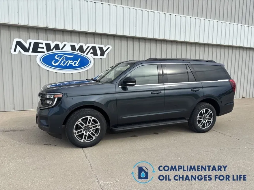 2025 Ford Expedition photo 1