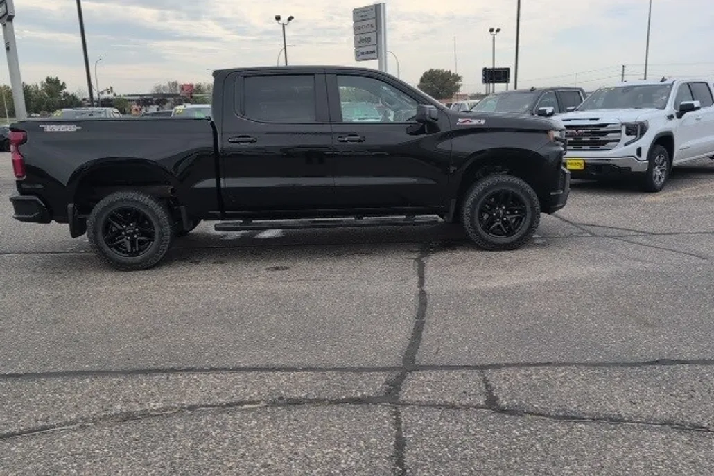 2022 Chevrolet Silverado Trail Boss LT photo 1