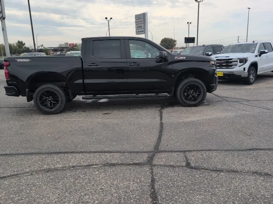 2022 Chevrolet Silverado Trail Boss LT photo 1