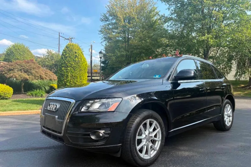 2012 Audi Q5 2.0T Premium Plus photo 1