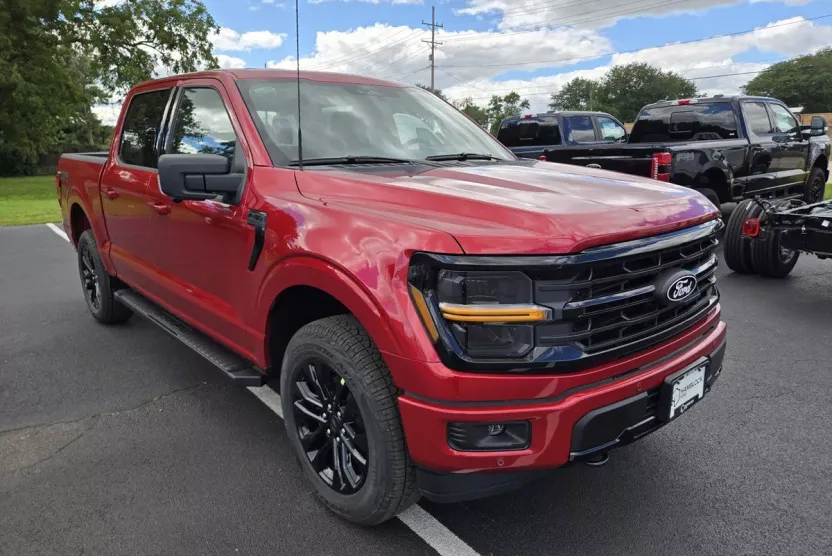 2025 Ford F-150 XLT photo 1