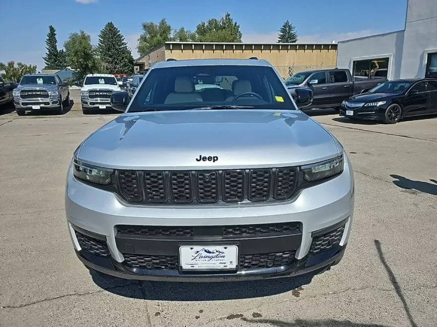 2024 Jeep Grand Cherokee Limited photo 1