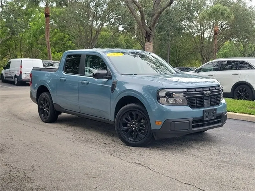 2023 Ford Maverick XLT Lariat photo 1