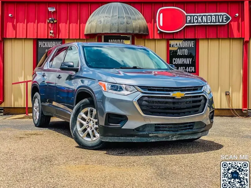 2021 Chevrolet Traverse LS photo 1