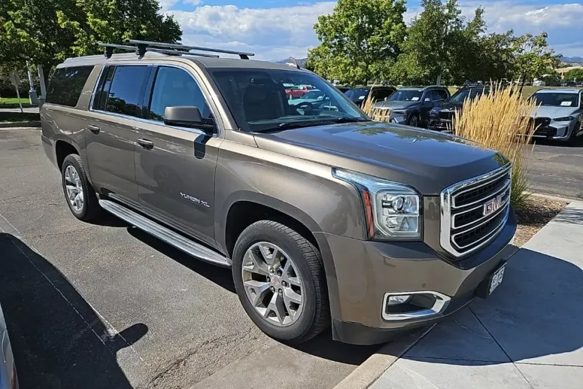 2016 Gmc Yukon XL SLT photo 1