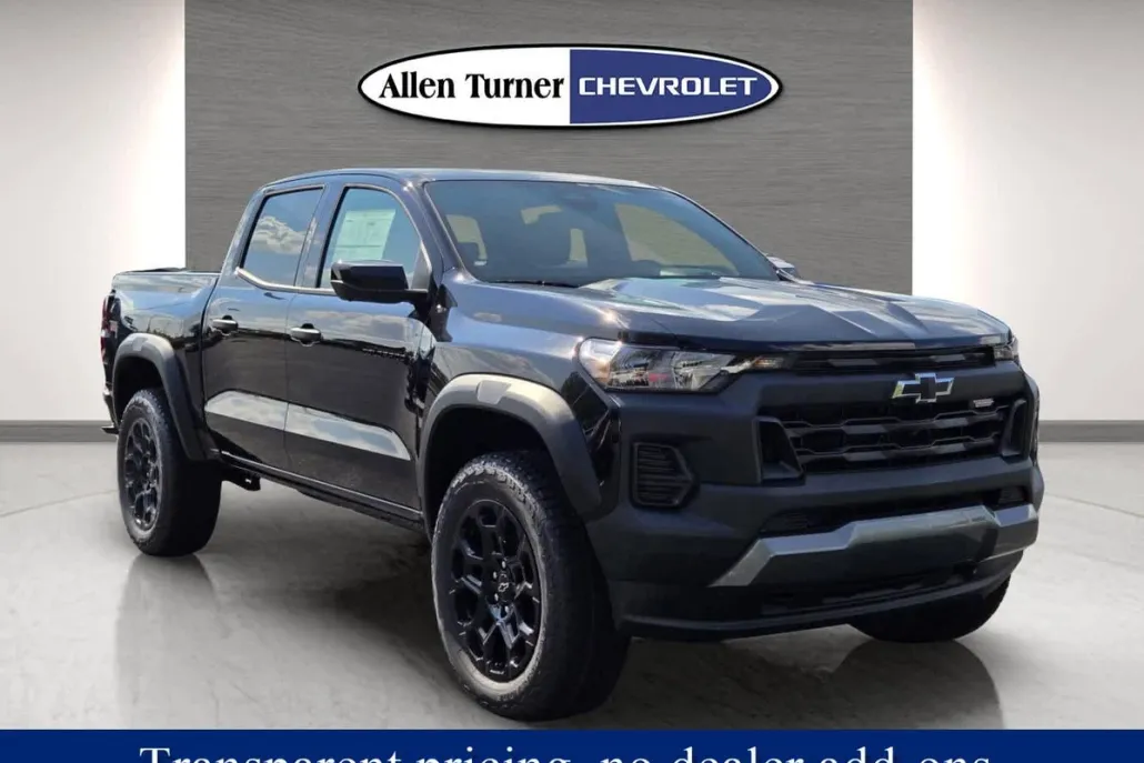 2026 Chevrolet Colorado Trail Boss photo 1