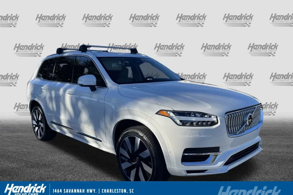 2025 Volvo XC90 T8 Plus photo 1