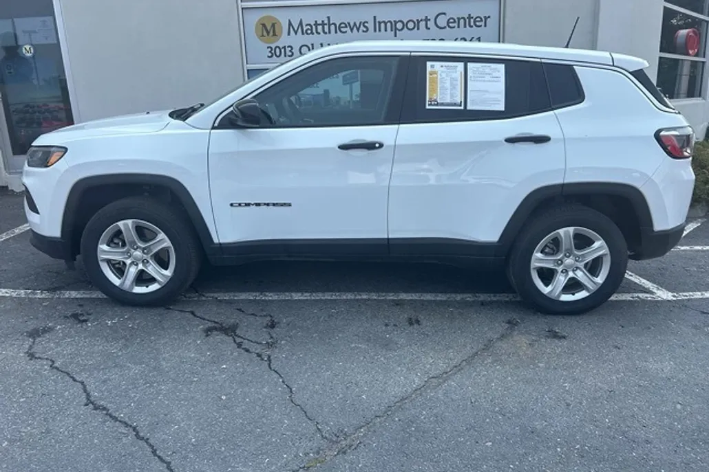 2024 Jeep Compass Sport photo 1