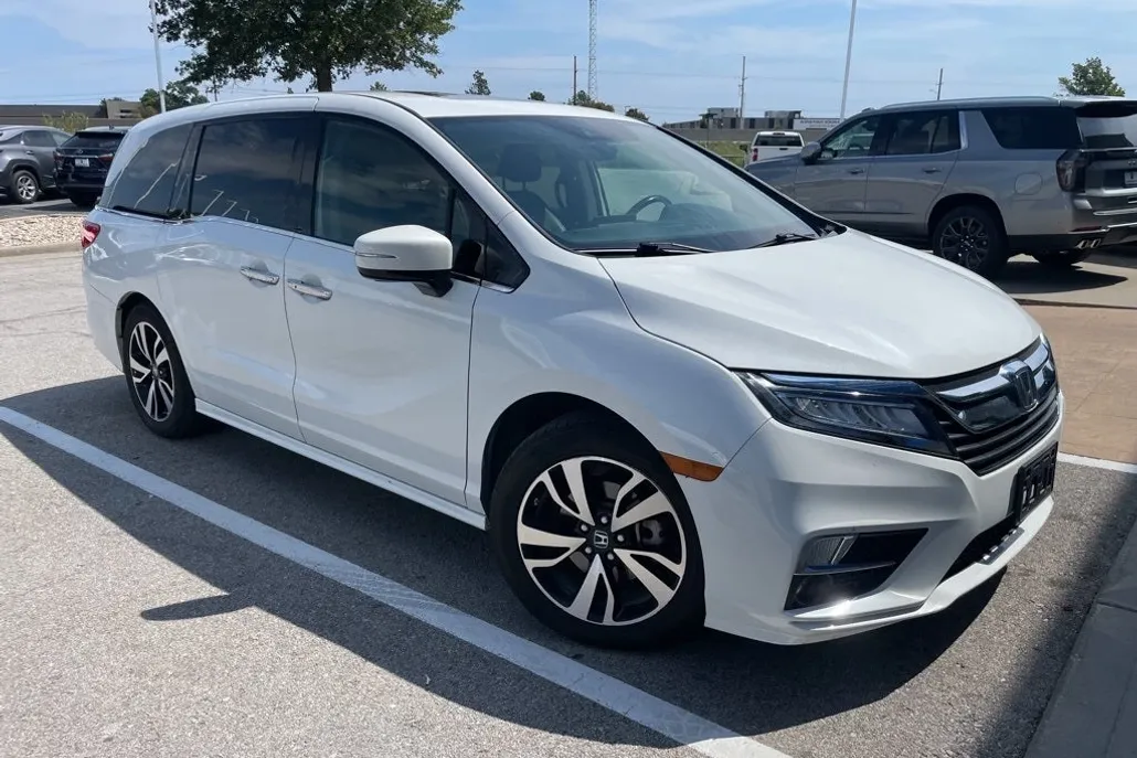 2020 Honda Odyssey Elite photo 1
