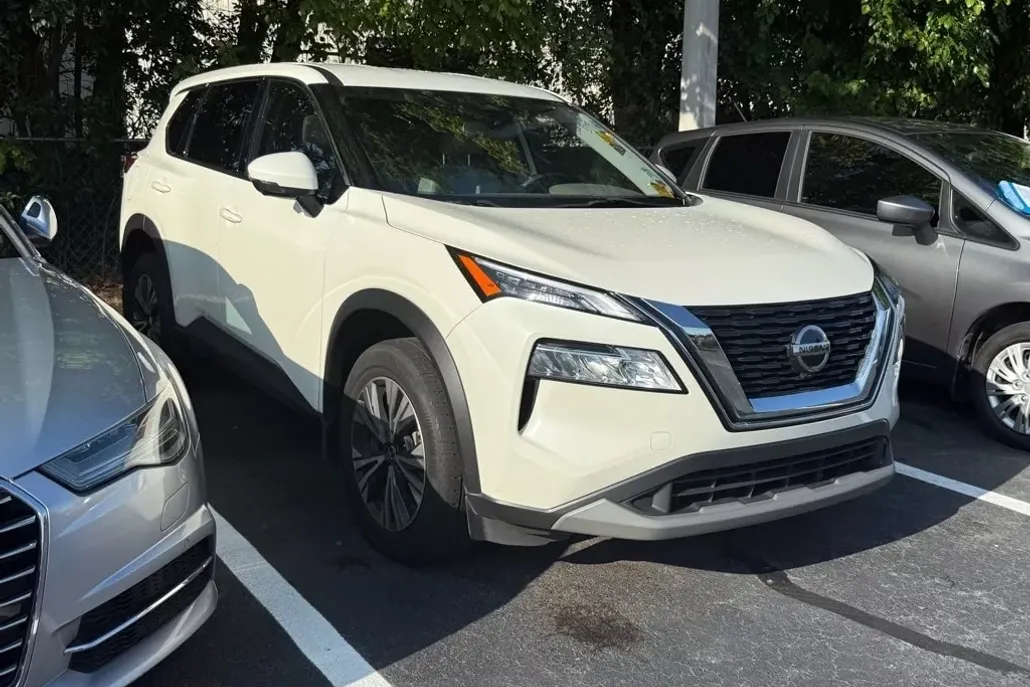 2021 Nissan Rogue SV photo 1